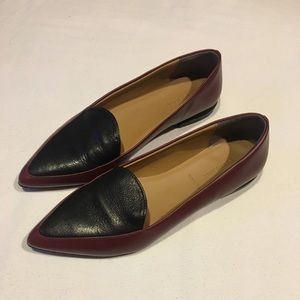 Everlane Modern Point in burgundy and black